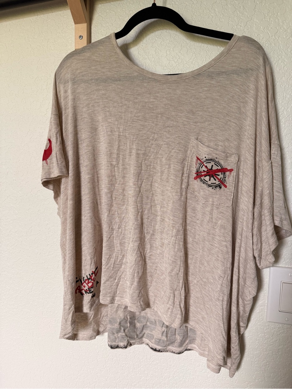 Her Universe Beige Star Wars Scoop Neck Tee